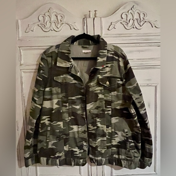 INGRID + ISABEL | Excellent Condition - Mama Camo Jacket, Size X-Large - Picture 5 of 8